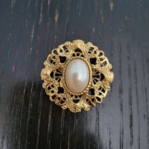1928 Gold and Cream Filigree Brooch